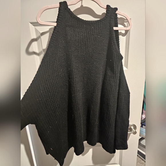 Oversized Open Shoulder Sweater - Picture 1 of 3